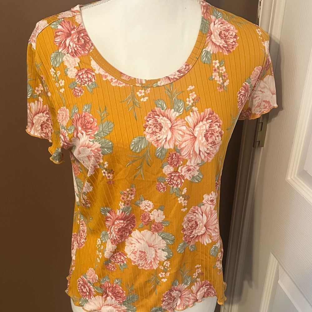 Circle trends Floral Mustard Women's Top